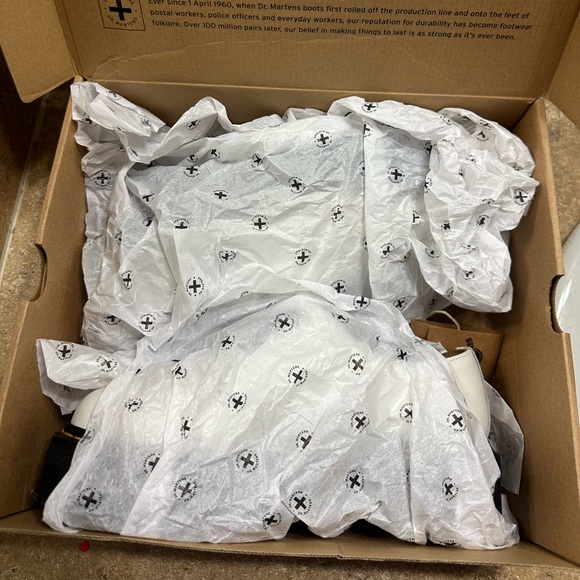 Dr. Martens 1461 White Smooth Leather Platform Shoes Size 9 - Picture 4 of 10